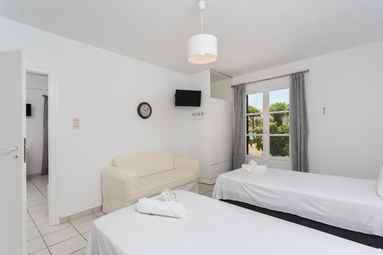 Tzane Studios & Apartments - Steps Away From Golden Beach คริสซี อัคติ ภายนอก รูปภาพ