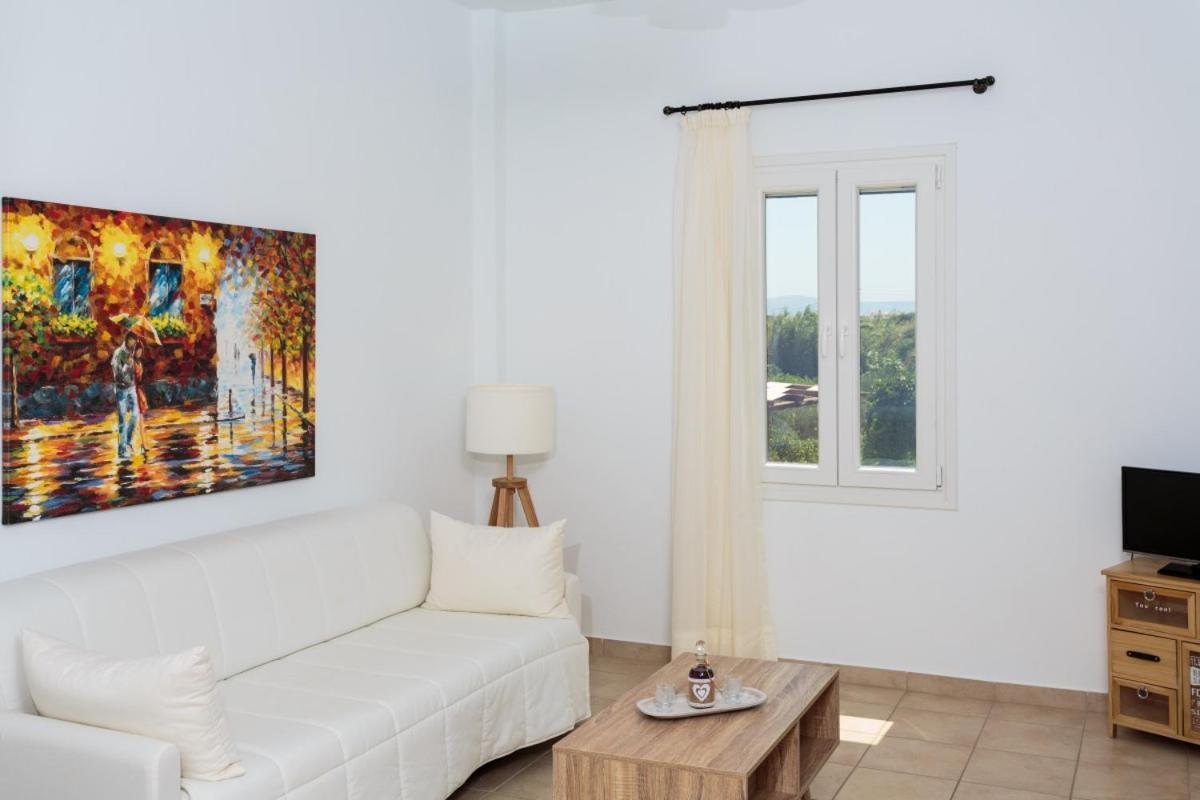 Tzane Studios & Apartments - Steps Away From Golden Beach คริสซี อัคติ ภายนอก รูปภาพ