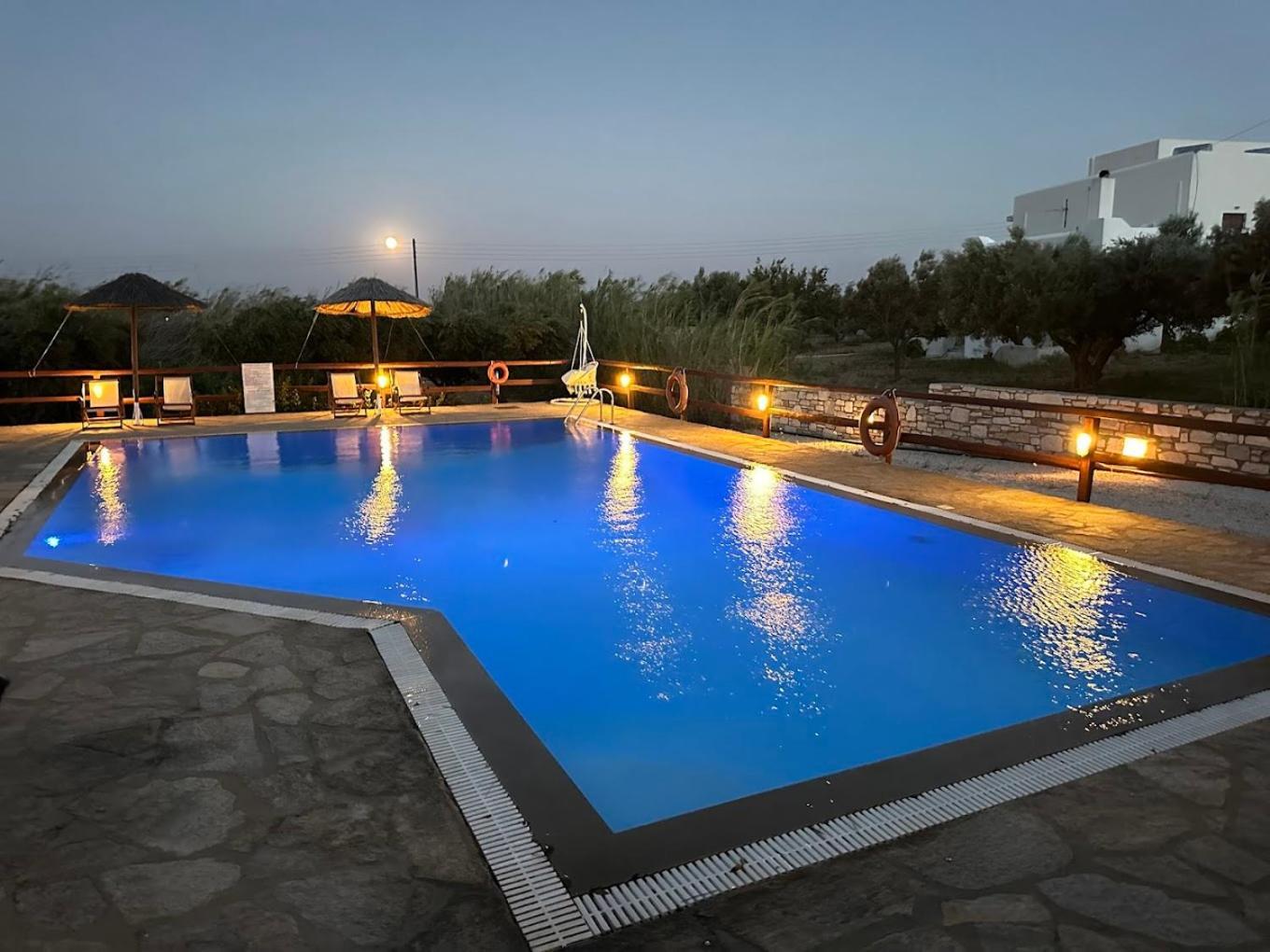 Tzane Studios & Apartments - Steps Away From Golden Beach คริสซี อัคติ ภายนอก รูปภาพ